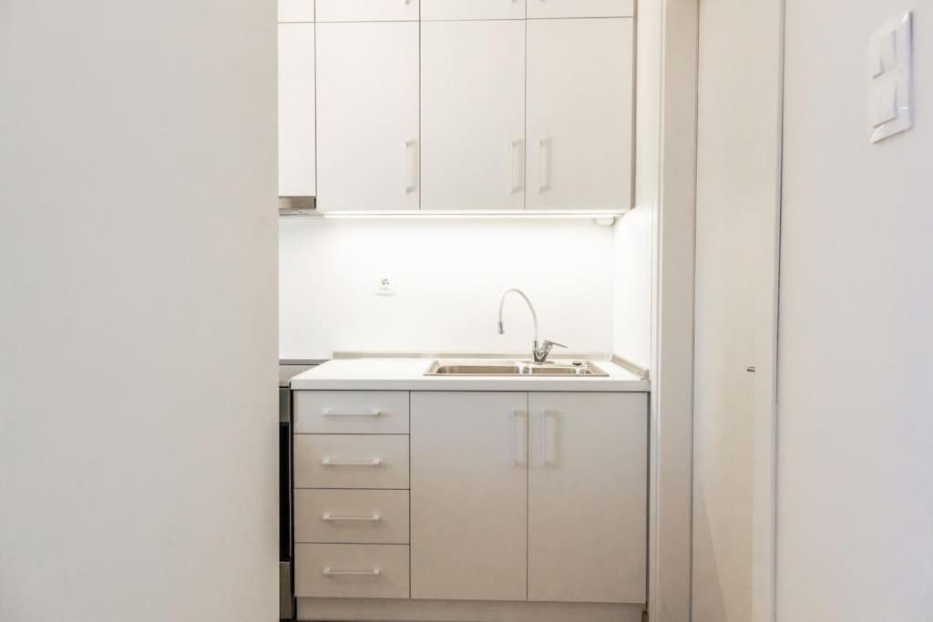 Cozy Studio In The Heart Of City コモティニ エクステリア 写真