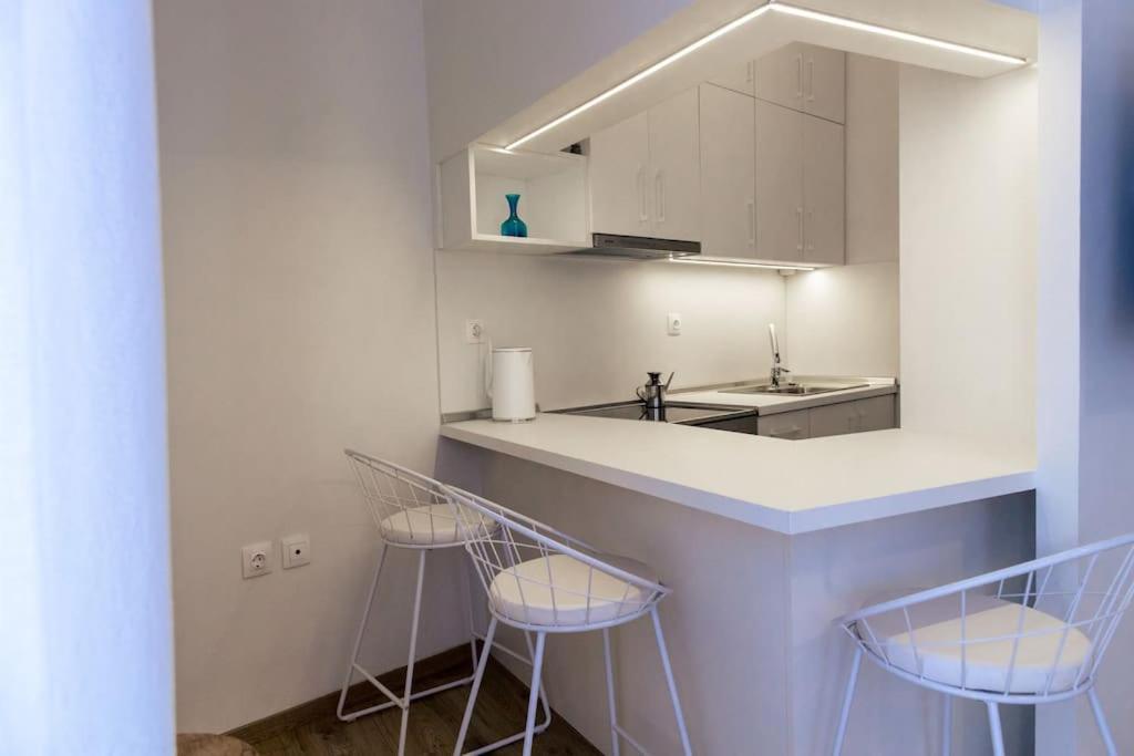 Cozy Studio In The Heart Of City コモティニ エクステリア 写真
