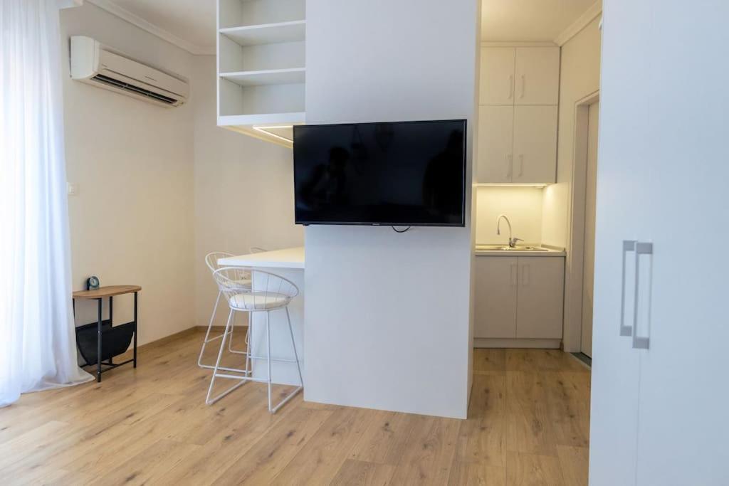 Cozy Studio In The Heart Of City コモティニ エクステリア 写真