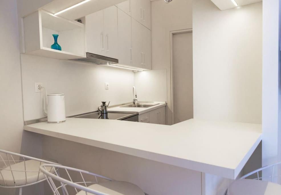 Cozy Studio In The Heart Of City コモティニ エクステリア 写真